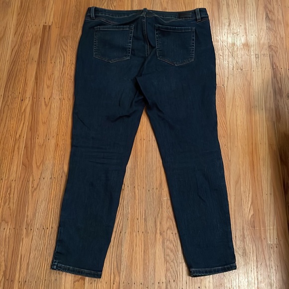 Distressed dark wash mid rise skinny jeans size 16 - Picture 2 of 4